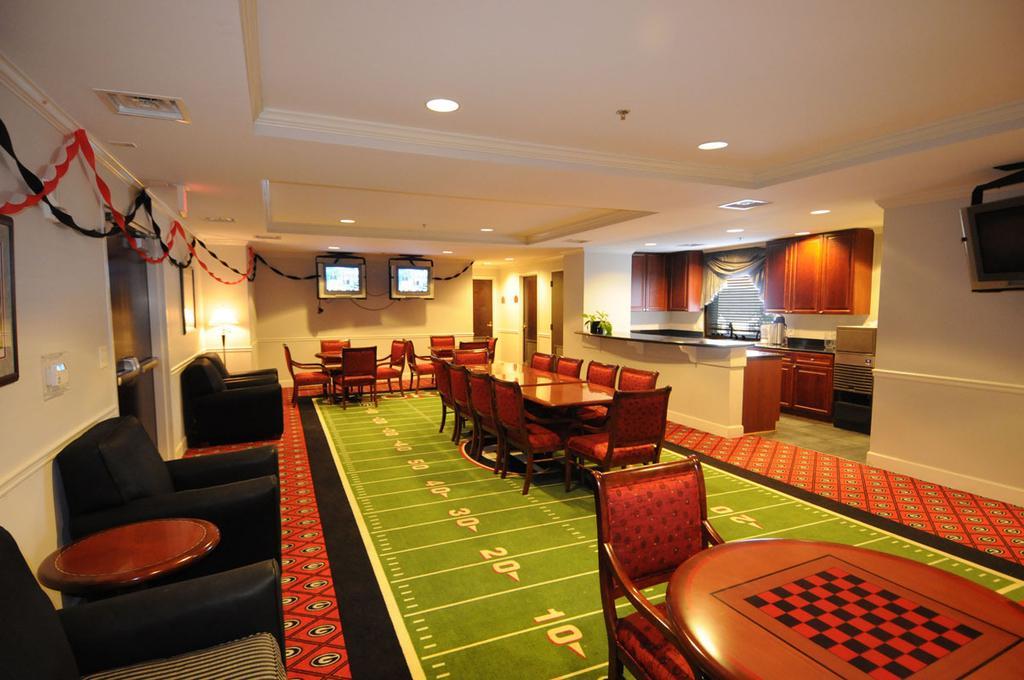 Georgia Gameday Center Hotel Athens Interior photo